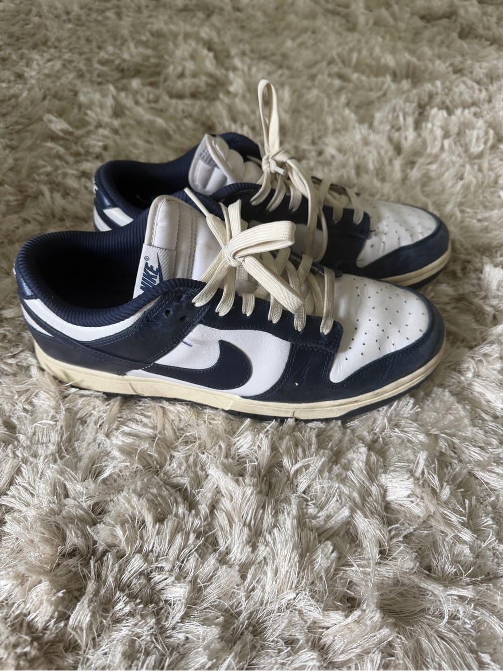 Nike Low-Top Sneakers in Navy and White